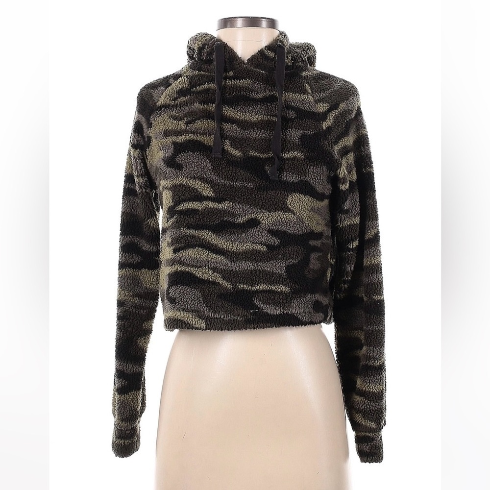 Hippie Love size small camo sweatshirt
